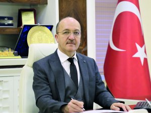 Rektör Zeybek Kadınlar Gününü Kutladı