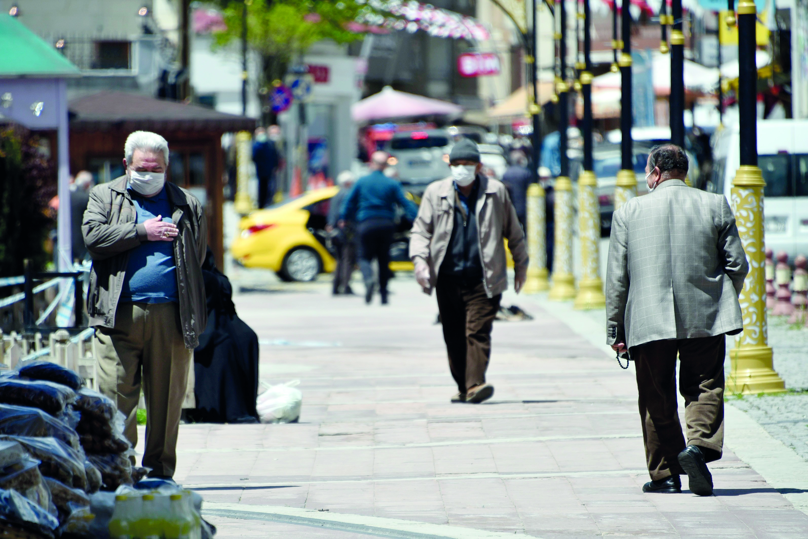 65 YAŞ ÜZERİ VATANDAŞLARA KISITLAMA