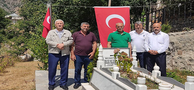 DERNEK BAŞKANLARI,  ŞEHİT NECMETTİN YILMAZ’IN KABRİNİ ZİYARET ETTİLER