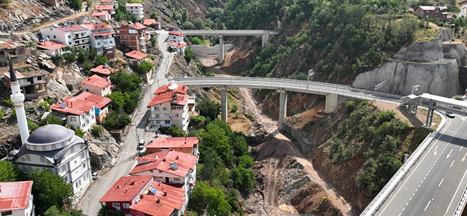 GÜMÜŞHANE'DE BENTLERDEN GEÇİT YOK