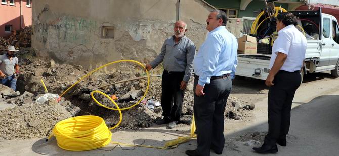 KELKİT’TE KÜÇÜK CAMİ MAHALLESİ VE ÇEVRESİ DOĞALGAZA KAVUŞUYOR