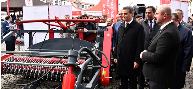 KELKİT’TE TARIM MAKİNELERİ DAĞITIM TÖRENİ YAPILDI