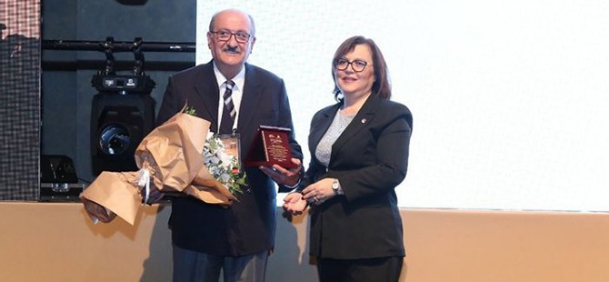 PROF.DR.MUZAFFER METİNTAŞ’A ÜSTÜN BAŞARI ÖDÜLÜ VERİLDİ