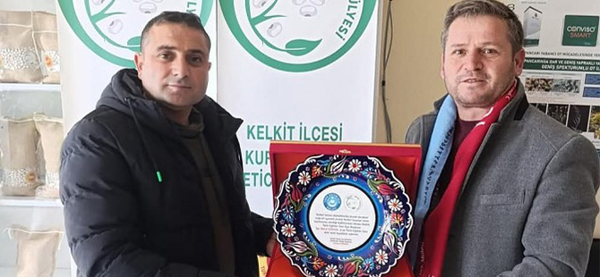 KELKİT TÜRK EĞİTİM-SEN'E PLAKETLİ TEŞEKKÜR