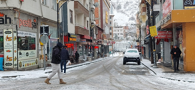 GÜMÜŞHANE’DE EĞİTİME 1 GÜN ARA VERİLDİ