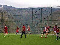 KÜRTÜN’DE BULUTLARIN ARASINDA FUTBOL OYNUYORLAR