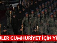 GÜMÜŞHANE'DE ONBİNLERCE KİŞİ CUMHURİYET İÇİN YÜRÜDÜ